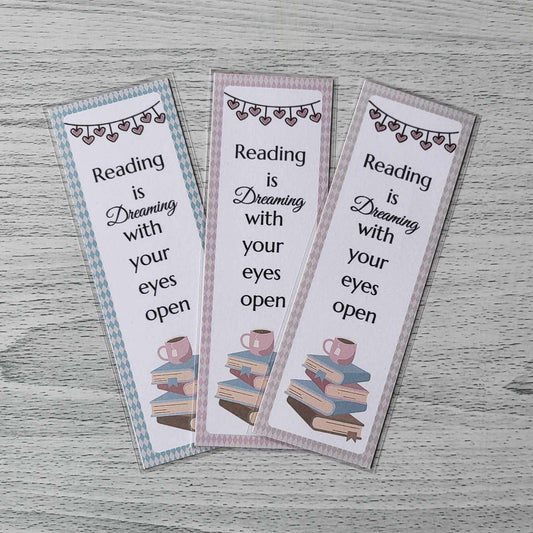 laminated bookmark gift "Reading is dreaming"